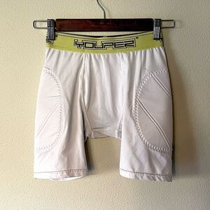 Youth Boys, Youper, White, Athletic Compression Shorts. Size Medium (8-10).